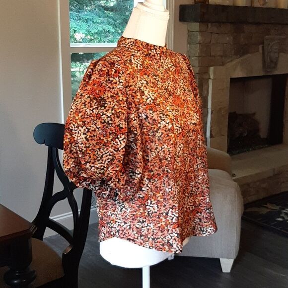 MinkPink Leaf Print Puff Sleeve Top - Picture 2 of 7